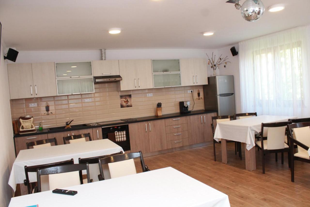 Casa Moldovan Совата Екстериор снимка