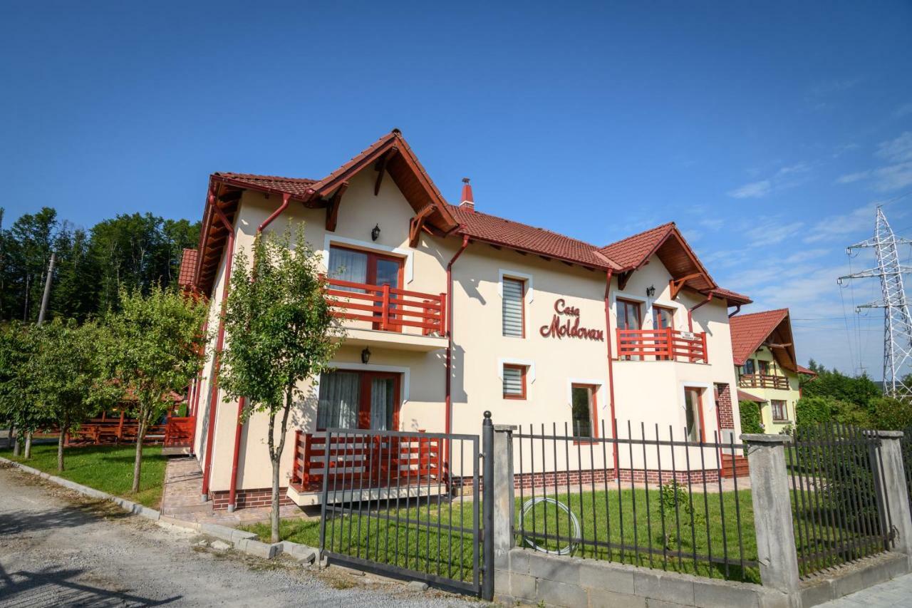 Casa Moldovan Совата Екстериор снимка