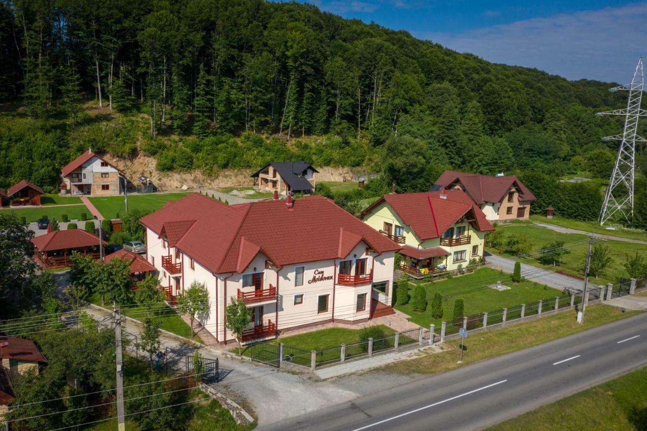 Casa Moldovan Совата Екстериор снимка