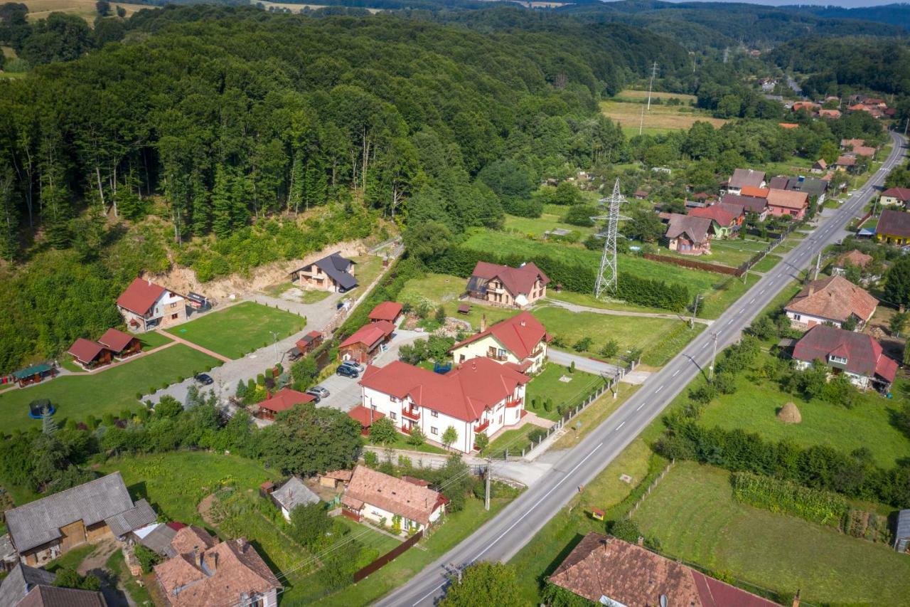 Casa Moldovan Совата Екстериор снимка